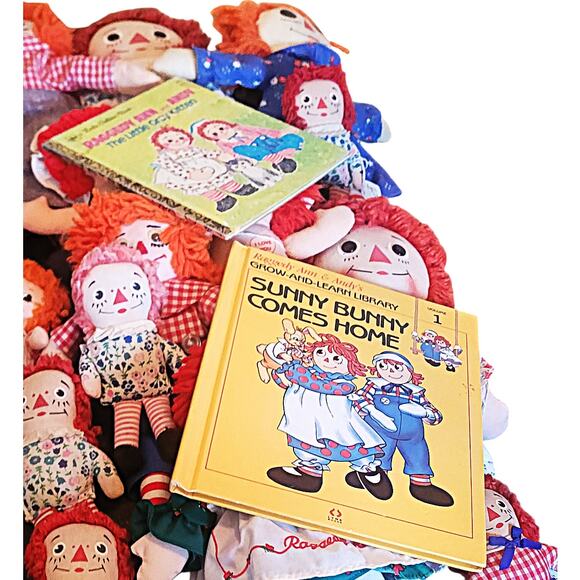 14 Vintage Raggedy Ann & Andy Dolls Plus 2 Books About Them Box Lot - Picture 4 of 15